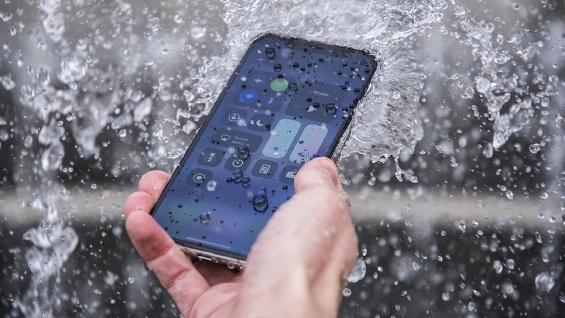 Смартфони IP68 для рибалки та полювання